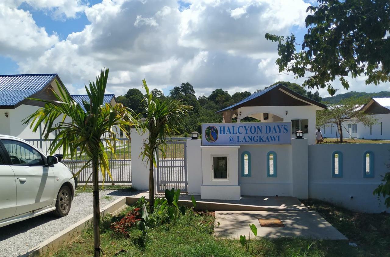 Halcyon Days @ Langkawi Apartamento Pantai Cenang  Exterior foto